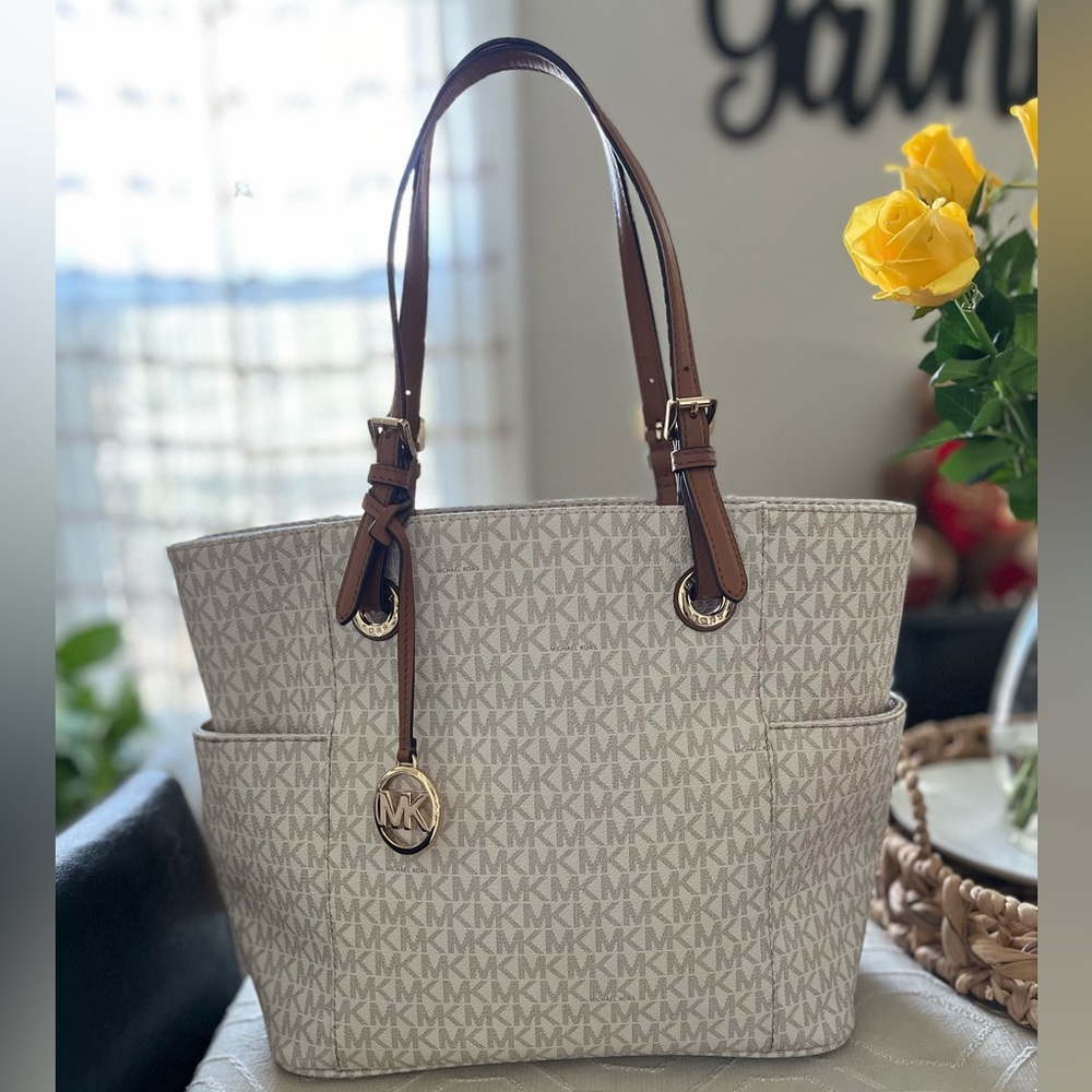 Michael Kors Jet Set East West Signature Tote